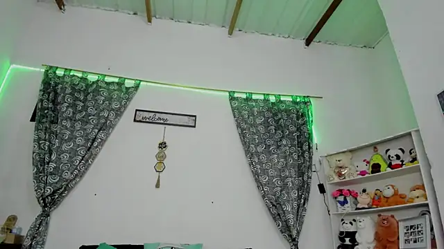 Snapshot of megan_100 chatting on 25, 9, 2025 megan 100 online show from 25, 9, 2025