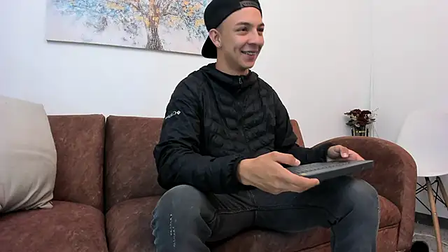 Samuel Up online show from 13, 2, 2025