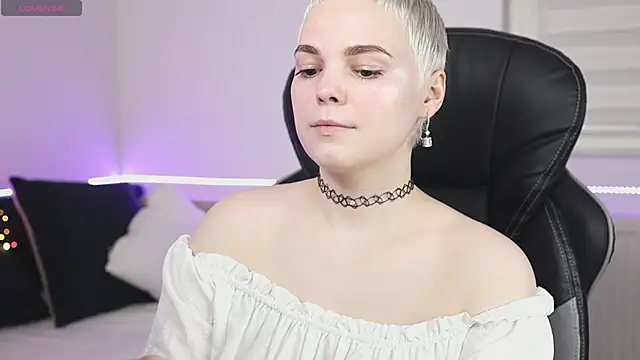 LikaBerry1 online show from 2, 2, 2025