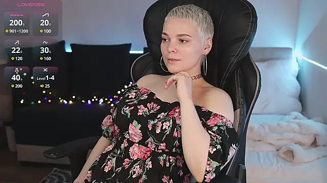 LikaBerry1 online show from 4, 2, 2025