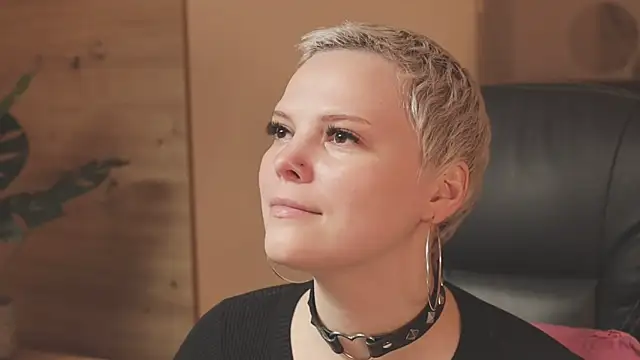 LikaBerry1 online show from 18, 11, 2025