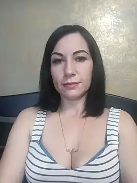 FireLily332 online show from 4, 1, 2025