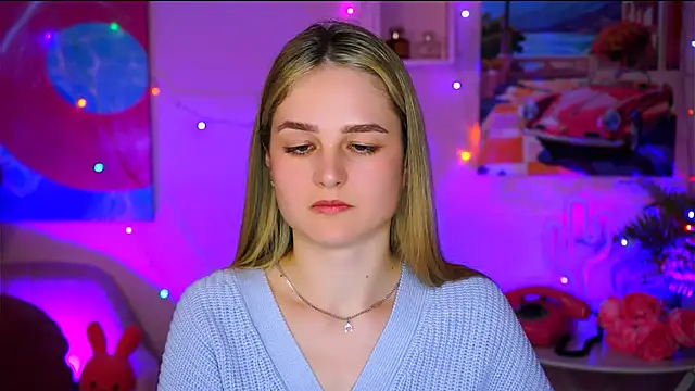 Snapshot of DeboraLarson chatting on 20, 3, 2025 DeboraLarson online show from 20, 3, 2025