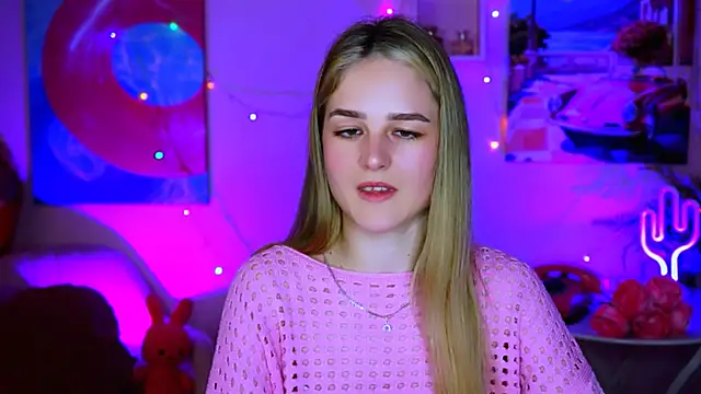 Snapshot of DeboraLarson chatting on 21, 3, 2025 DeboraLarson online show from 21, 3, 2025