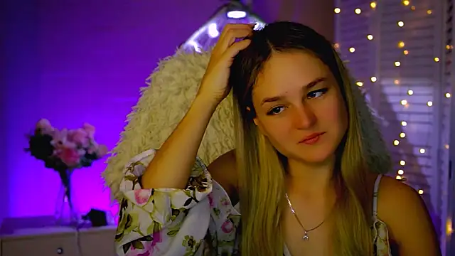 Snapshot of DeboraLarson chatting on 2, 12, 2025 DeboraLarson online show from 2, 12, 2025