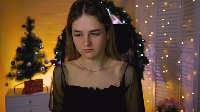 Snapshot of DeboraLarson chatting on 22, 12, 2025 DeboraLarson online show from 22, 12, 2025