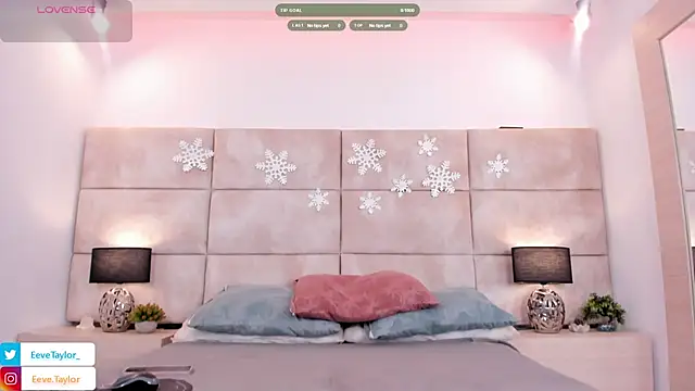 Eevee Taylor online show from 15, 12, 2025