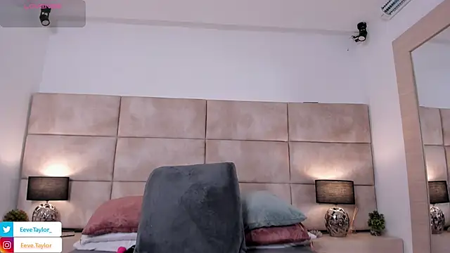 Snapshot of Eevee_Taylor chatting on 30, 5, 2026 Eevee Taylor online show from 30, 5, 2026