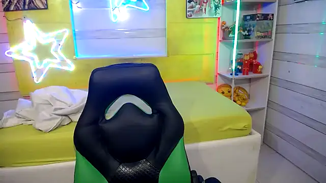 Snapshot of andy_staar chatting on 8, 11, 2025 andy staar online show from 8, 11, 2025