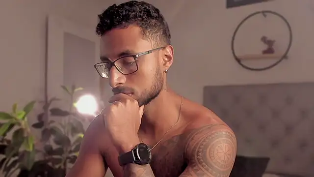 LiamGarcia1 online show from 30, 1, 2025