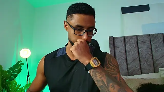 LiamGarcia1 online show from 5, 12, 2025