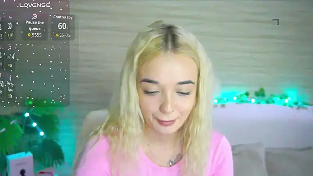 Snapshot of Ashley_S chatting on 22, 10, 2025 Ashley S online show from 22, 10, 2025