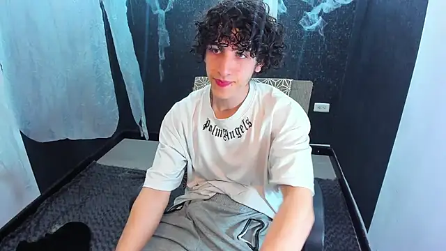 Snapshot of Kerverr_ chatting on 16, 10, 2025 Kerverr online show from 16, 10, 2025