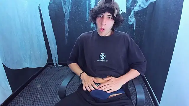 Snapshot of Kerverr_ chatting on 29, 10, 2025 Kerverr online show from 29, 10, 2025