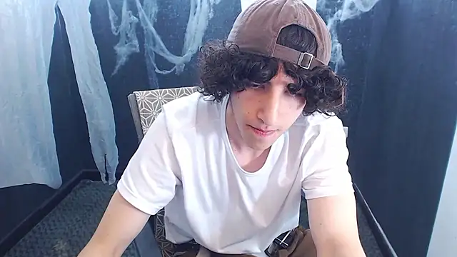 Snapshot of Kerverr_ chatting on 4, 11, 2025 Kerverr online show from 4, 11, 2025