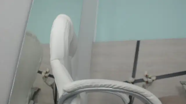 sussy leon online show from 25, 2, 2025