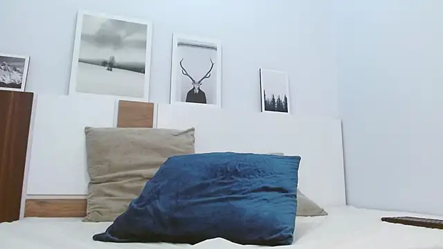 sussy leon online show from 15, 3, 2025