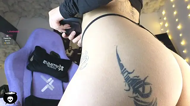 Snapshot of Melanie_Nyx chatting on 6, 3, 2025 Melanie Nyx online show from 6, 3, 2025