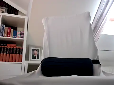 Snapshot of tom-atca2 chatting on 15, 1, 2026 tom-atca2 online show from 15, 1, 2026