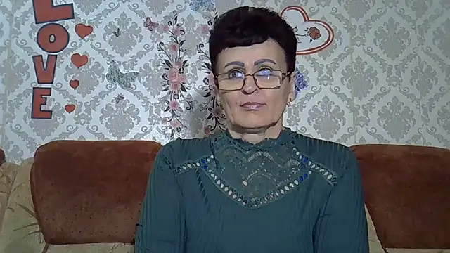 Snapshot of PaulaGolden chatting on 7, 5, 2026 PaulaGolden online show from 7, 5, 2026