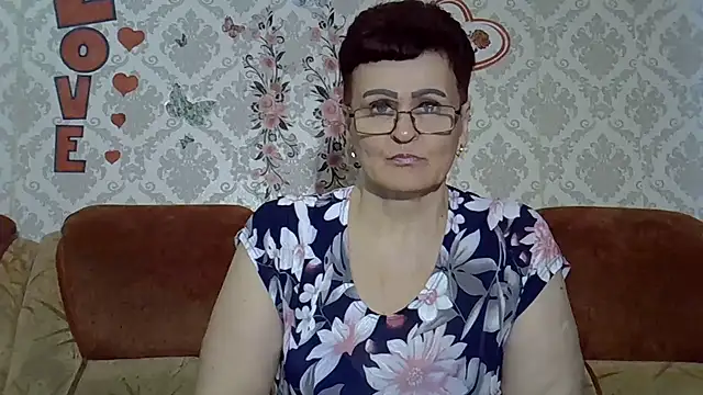 Snapshot of PaulaGolden chatting on 3, 6, 2026 PaulaGolden online show from 3, 6, 2026