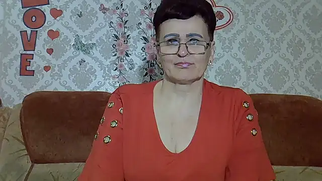Snapshot of PaulaGolden chatting on 4, 6, 2026 PaulaGolden online show from 4, 6, 2026