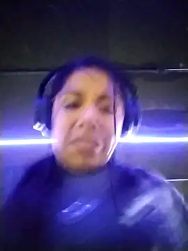 Karenn12 online show from 1, 10, 2025