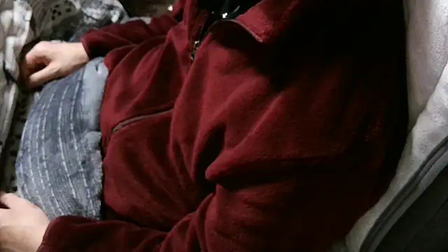 Snapshot of cinnabar_red chatting on 5, 4, 2026 cinnabar red online show from 5, 4, 2026