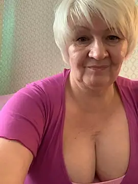 Laura Millf online show from 16, 1, 2025