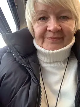 Laura Millf online show from 21, 1, 2025