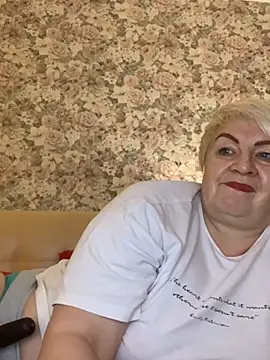 Laura Millf online show from 23, 1, 2025