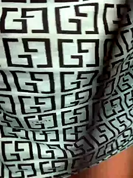 Laura Millf online show from 10, 11, 2025