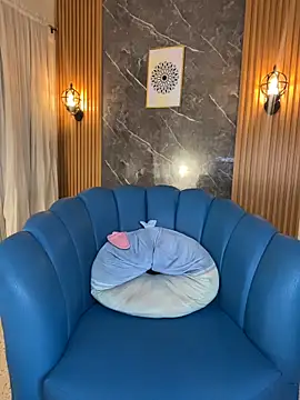 Julie Markk online show from 27, 4, 2026