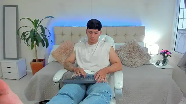 Damian23   online show from 10, 1, 2025