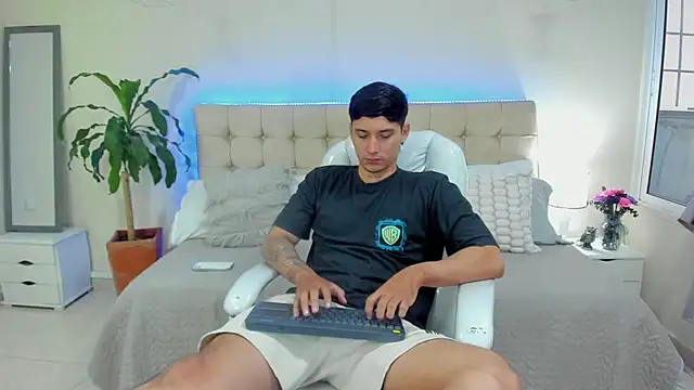 Damian23   online show from 11, 1, 2025