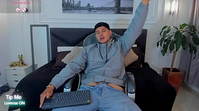 Damian23   online show from 5, 11, 2025