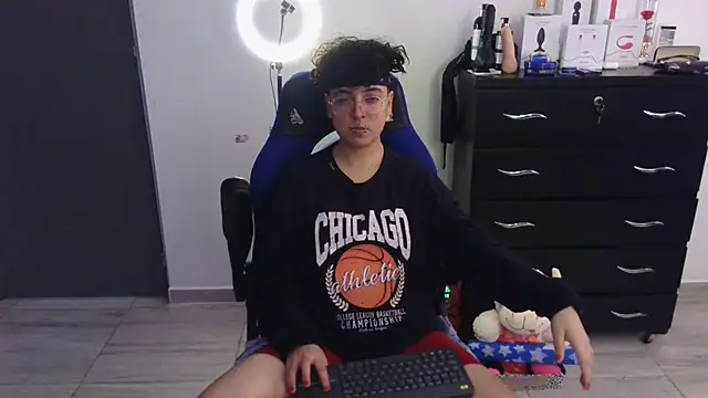 thomascooper7 online show from 12, 3, 2025