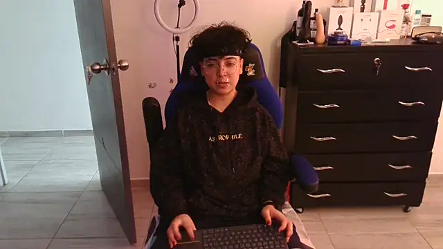 thomascooper7 online show from 15, 3, 2025