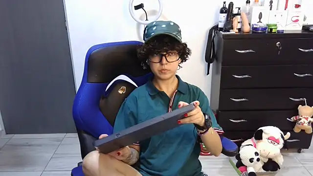 thomascooper7 online show from 13, 9, 2025