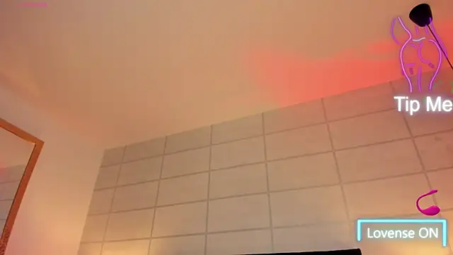 Christine Laam online show from 30, 9, 2025