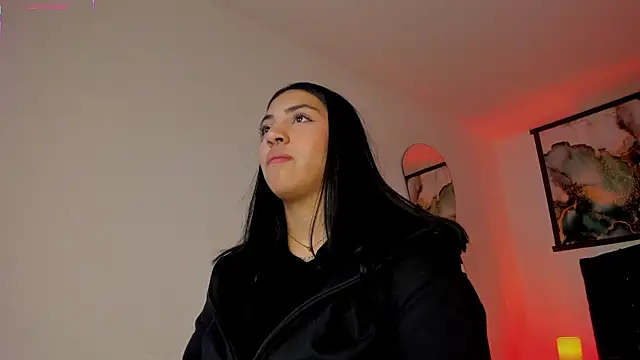 Snapshot of Christine_Laam chatting on 16, 12, 2025 Christine Laam online show from 16, 12, 2025