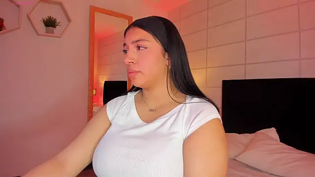 Snapshot of Christine_Laam chatting on 16, 1, 2026 Christine Laam online show from 16, 1, 2026