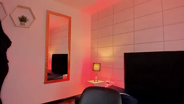 Snapshot of Christine_Laam chatting on 19, 1, 2026 Christine Laam online show from 19, 1, 2026