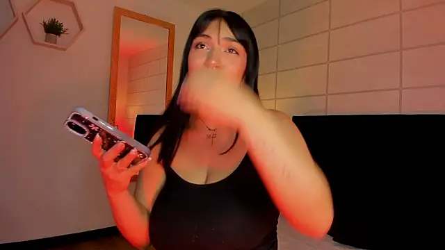 Snapshot of Christine_Laam chatting on 3, 2, 2026 Christine Laam online show from 3, 2, 2026