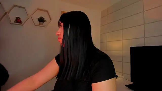 Snapshot of Christine_Laam chatting on 4, 2, 2026 Christine Laam online show from 4, 2, 2026