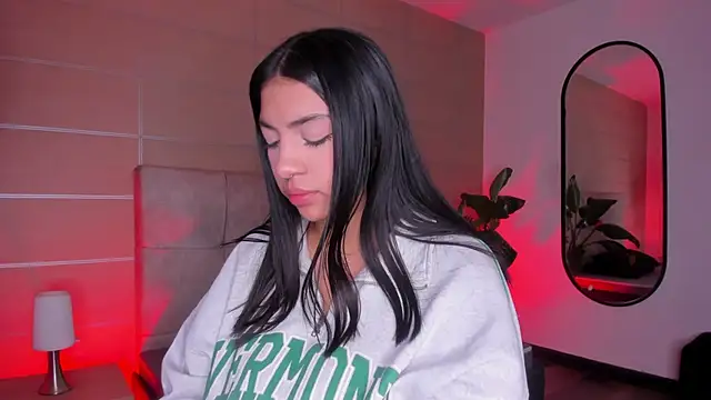 Snapshot of Christine_Laam chatting on 10, 2, 2026 Christine Laam online show from 10, 2, 2026