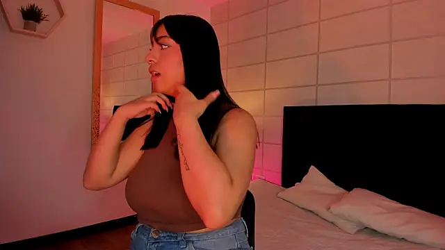 Snapshot of Christine_Laam chatting on 11, 2, 2026 Christine Laam online show from 11, 2, 2026