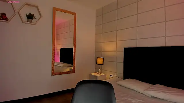 Snapshot of Christine_Laam chatting on 13, 2, 2026 Christine Laam online show from 13, 2, 2026