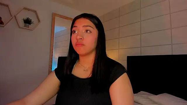 Snapshot of Christine_Laam chatting on 14, 2, 2026 Christine Laam online show from 14, 2, 2026