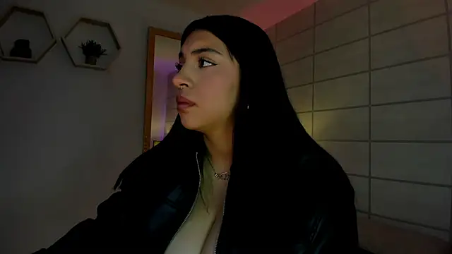 Snapshot of Christine_Laam chatting on 10, 3, 2026 Christine Laam online show from 10, 3, 2026